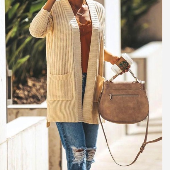 Maison du Soleil Sweaters - Fall Favorite: Cream long sleeved cardigan